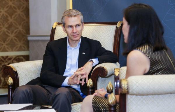 November 2018, Dubai. 12th Global Residence and Citizenship Conference. Christian Kälin in conversation with 2018 Global Citizen Award® winner, Diep N. Vuong